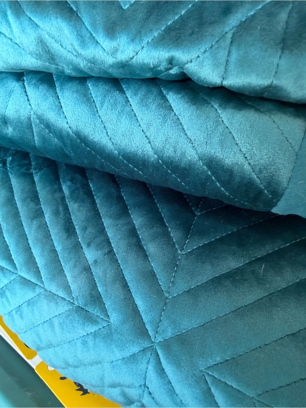 Plush Quilted Velvet Bedspread in Teal with 2 Shams (King Size)